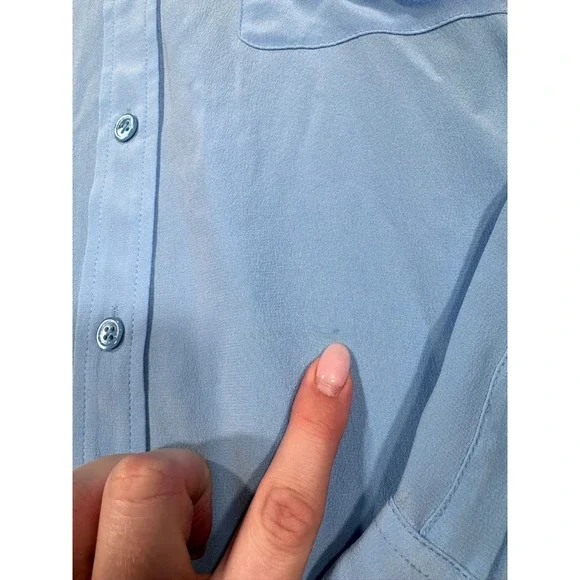 Equipment Femme Blue 100% Silk Long Sleeve Button Down Blouse Q23-E231 Size M - Picture 4 of 10